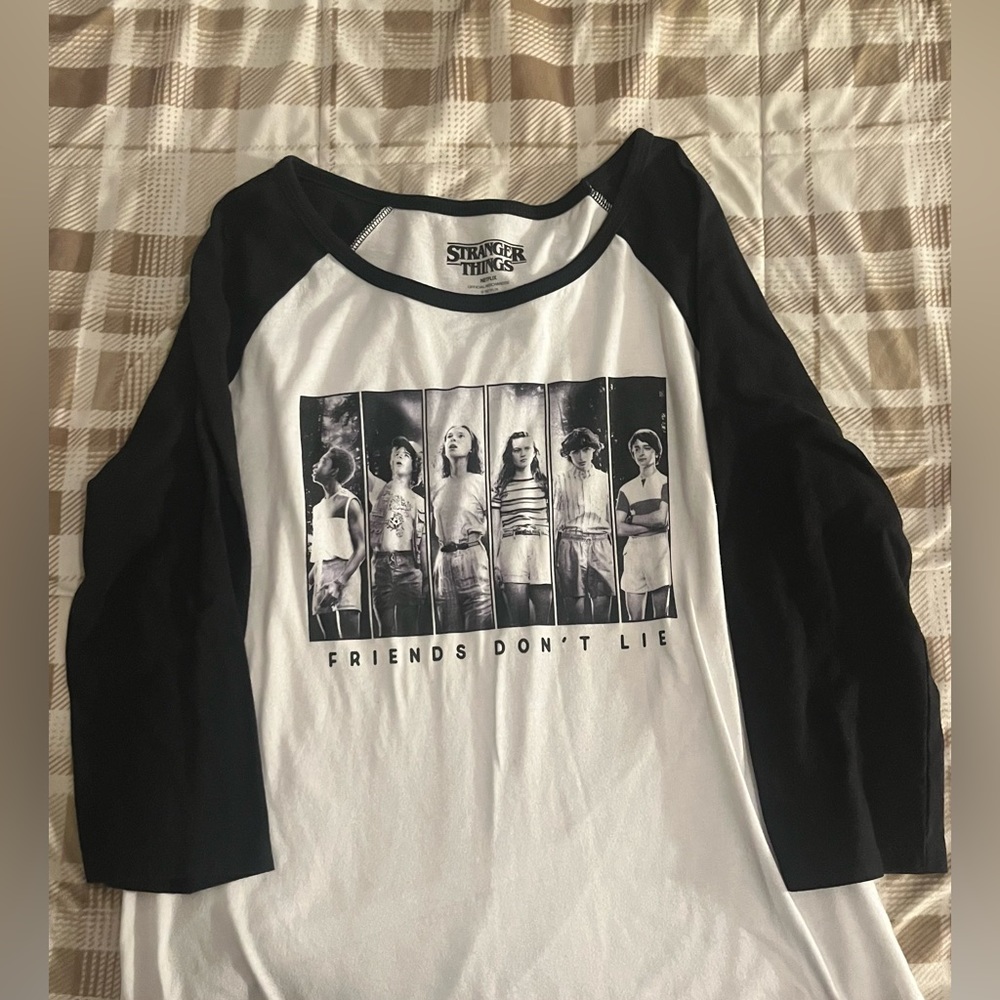 “Friends don’t lie” stranger things shirt